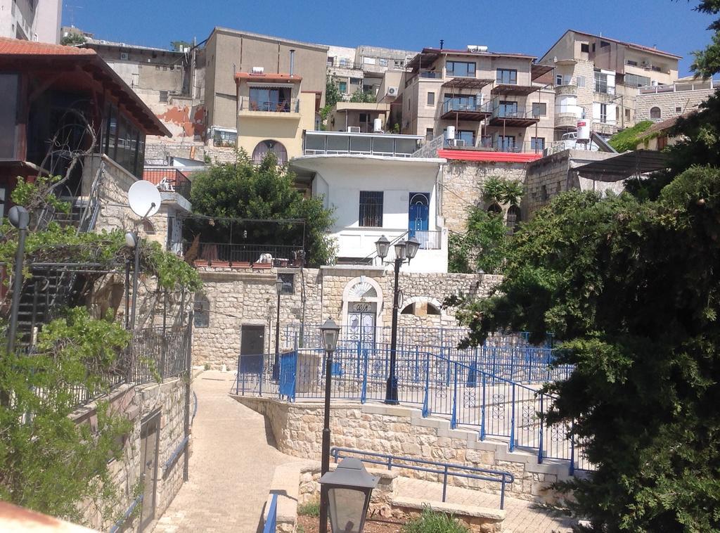 Off The Square Hotel Safed Exterior foto
