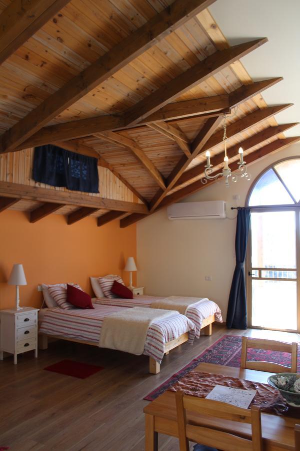 Off The Square Hotel Safed Exterior foto